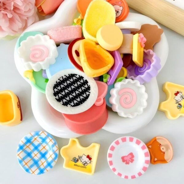 🍽️ Mini Plate Charms